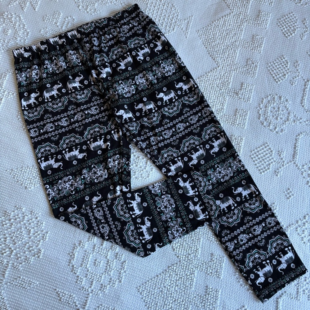 No Boundaries junior’s size XL 15-17 black elephant print full length‎ leggings
